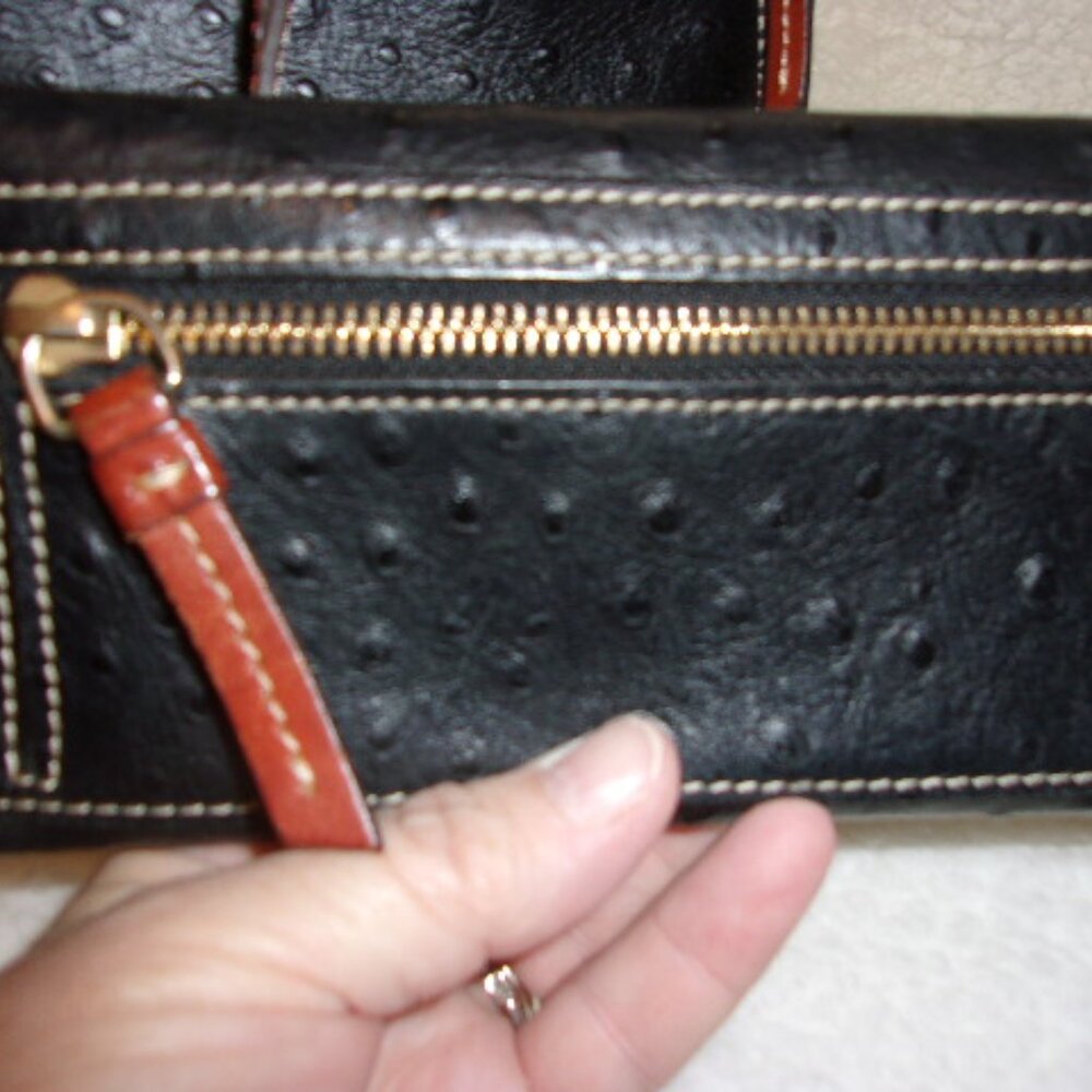 E-121 DOONEY&BOURKE OSTRITCH ZIP ZIP SATCHEL W/MATCHING WALLET - Picture 12 of 16